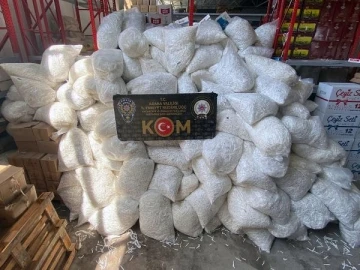 Adana'da gümrük kaçağı 25 milyon 830 bin makaron ele geçirildi