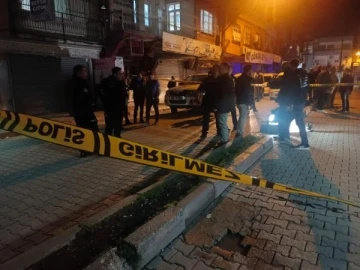 Adana’da iki grubun silahlı kavgasının arasında kalan koca öldü, eşi ağır yaralandı