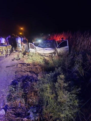 Adana’da kamyonetle hafif ticari araç kafa kafa çarpıştı: 1 ölü, 5 yaralı