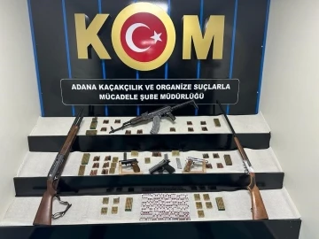 Adana’da silah ticareti yapanlar yakalandı, uzun namlulu silah ve tabancalar ele geçirildi
