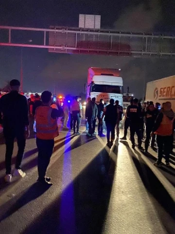 Adana’da TIR'a arkadan çarpan 15 yaşındaki motosiklet sürücüsü öldü