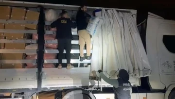 Adana’daki Narkogüç-36 operasyonunda 64 kilo skunk ele geçirildi