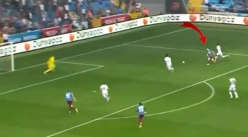Adana Demirspor-Trabzonspor maçında hakem Yaşar Kemal Uğurlu'nun verdiği karar olay oldu