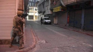 Adana'da şafak vakti operasyon: Çok sayıda gözaltı