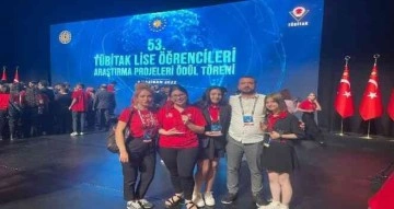 Adanalı öğrencilerden çifte başarı