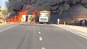 Adıyaman'da, devrilen tanker alev alev yandı