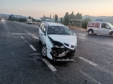 Adıyaman’da iki otomobil çarpıştı: 8 yaralı
