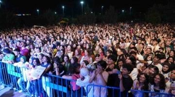 Adıyaman’da Pinhani konseri büyük ilgi gördü