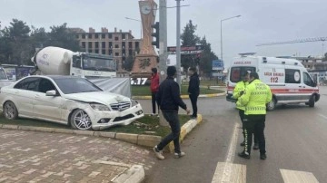 Adıyaman'da Yağış Nedeniyle Meydana Gelen Trafik Kazası