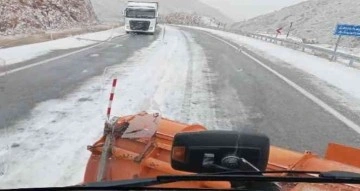 Adıyaman-Malatya karayolunda kar yağışı etkili oldu