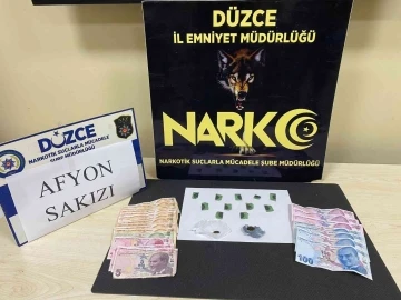 Afyon sakızı ele geçirildi, 2 kişi tutuklandı
