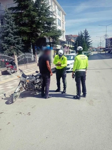 Afyonkarahisar’da 17 motosiklet trafikten men edildi
