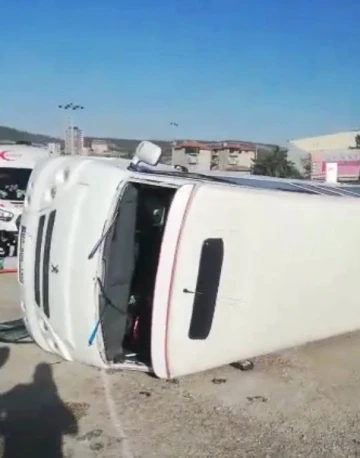 Afyonkarahisar’da trafik kazası, 17 yaralı
