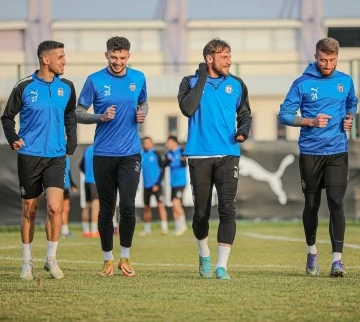 Afyonspor, deplasmanda oynayacağı Düzcespor maçı hazırlıklarına başladı
