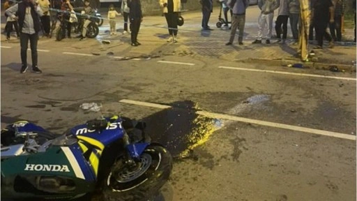 Ağaca çarpan motosikletteki 2 kişi öldü