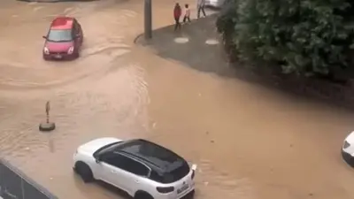 Gaziantep’te sağanak nedeniyle cadde ve yollar suyla kaplandı