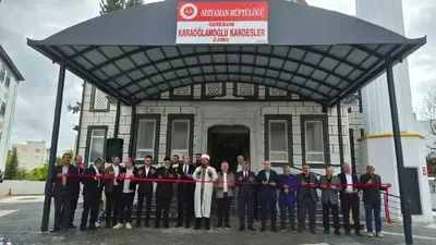 Depremde yıkılan Sait Ağa Camisi, Karaoğlanoğlu ailesinin desteğiyle yeniden ibadete açıldı
