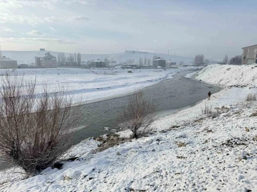 Ağrı’da dondurucu soğuklar etkisini sürdürüyor
