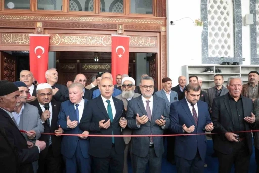 Ağrı Merkez Cami resmi olarak hizmete açıldı
