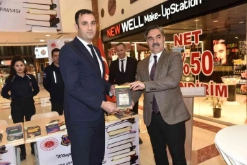 Ahlat T Tipi Kapalı ve Açık Ceza İnfaz Kurumu Müdürlüğü’nde &quot;Kitap iyileştirir&quot; kitap bağış kampanyası
