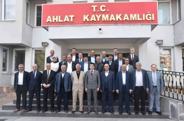 Ahlat’ta 19 Ekim Muhtarlar Günü kutlandı
