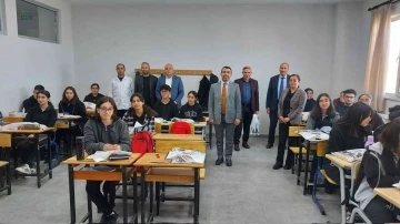 Ahmet Aslan’dan 6 yılda 40 bin öğrenciye ücretsiz kaynak desteği
