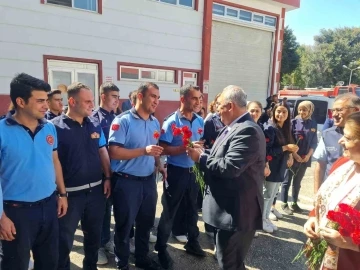 AK Parti Gaziantep İl Başkanı Çetin depremde kendisini kurtaran itfaiye erleriyle buluştu