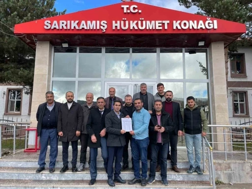 AK Parti Sarıkamış İlçe Başkanı Kenan Doğan mazbatasını aldı
