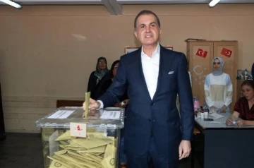 AK Parti Sözcüsü Ömer Çelik, oyunu kullandı