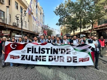 AK Partili gençler Diyarbakır’da Filistin için ’SayStop’ sloganıyla yürüdü
