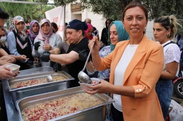 AK Partili kadınlardan 2 bin kişilik aşure hayrı
