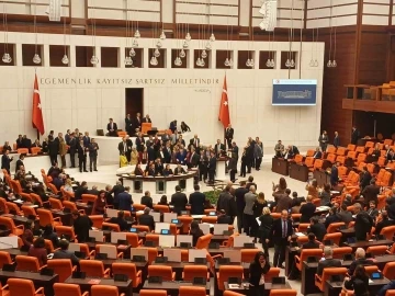 AK Partili milletvekilleri TBMM’de söz verilmemesini protesto etti
