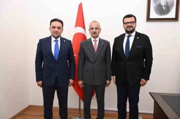 AK Partili vekiller Manisa’nın ulaştırma projelerini Bakan Uraloğlu ile görüştü
