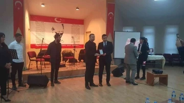 Akçadağ’ın tanıtımına katkı sunan öğretmene plaket
