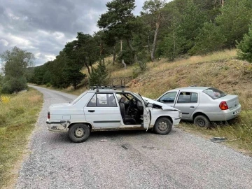 Akdağmadeni’nde kaza: 6 yaralı
