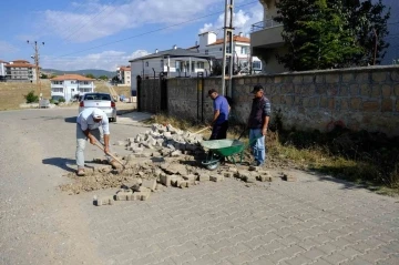 Akdağmadeni’nde yollar yenilenmeye devam ediyor
