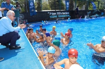 Akdeniz'de ücretsiz yüzme kursları başladı