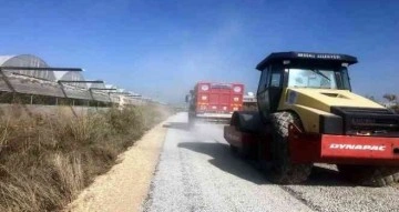 Akdeniz’de bahçe yolları soğuk asfaltla kaplanıyor