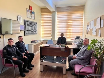 Aksaray’da çocuk polisleri okullarda
