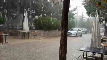 Aksaray’da sağanak yağmur etkisini sürdürüyor
