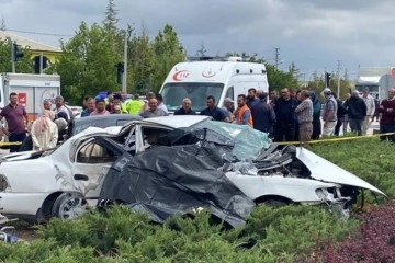 Aksaray’da 2 otomobil çarpıştı: 3 ölü, 2 ağır yaralı