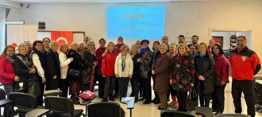 AKUT, Çeşme’de deprem ve yangın eğitimi verdi
