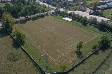 Akyazı’nın mahalleleri park ve spor alanları ile güzelleşiyor
