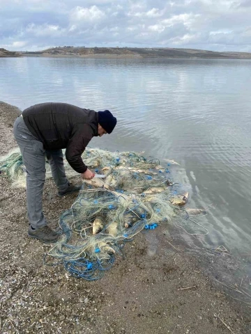 Alaca’da bin 700 kaçak ağ yakalandı
