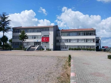 Alaçam’da ilkokul ve ortaokul öğrencileri birbirinden ayrılıyor
