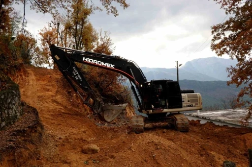 Alanya Belediyesi 18 yıldır açılamayan yolları açıyor
