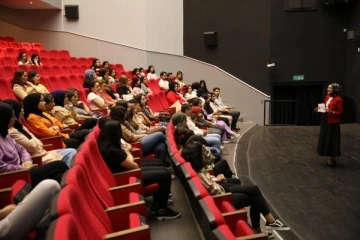 Alanya Belediyesi’nden öğrencilere sınav kaygısı semineri