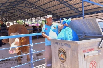 Alanya Belediyesinden “Kurban atıklarını poşetleyerek çöpe atalım”  uyarısı
