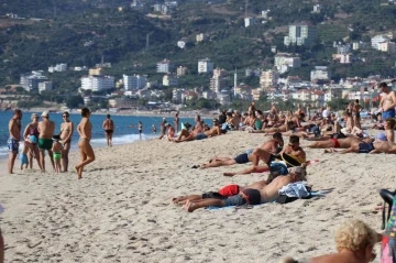 Alanya’da Kasım ayında yaz günleri yaşanıyor
