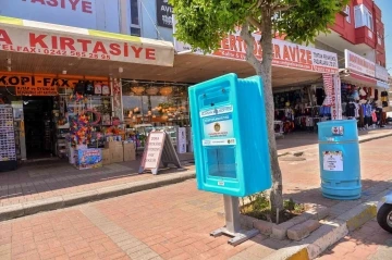 Alanya’nın dört bir yanına kitap kumbaraları konuldu
